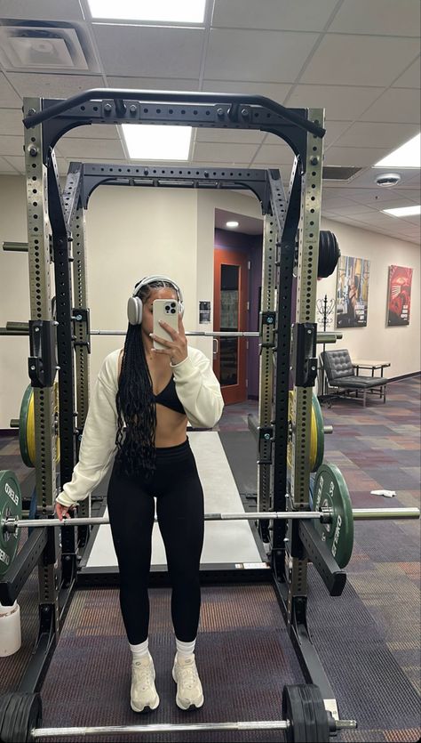 Baddie Gym Outfit, Classy Athleisure Outfits, Classy Athleisure, Black Athleisure Outfits, Sporty Fall Outfits, Summer Athleisure Outfits, Chic Athleisure Outfits, Athleisure Capsule Wardrobe, Athleisure Capsule