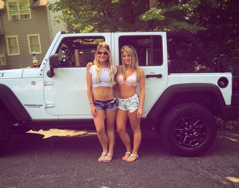 Girls Dres, Jeep Lifestyle, Jeep Jku, Jeep Photos, Jeep Girls, Blue Jeep, Cool Jeeps, Best Muscle Cars, Jeep Lover