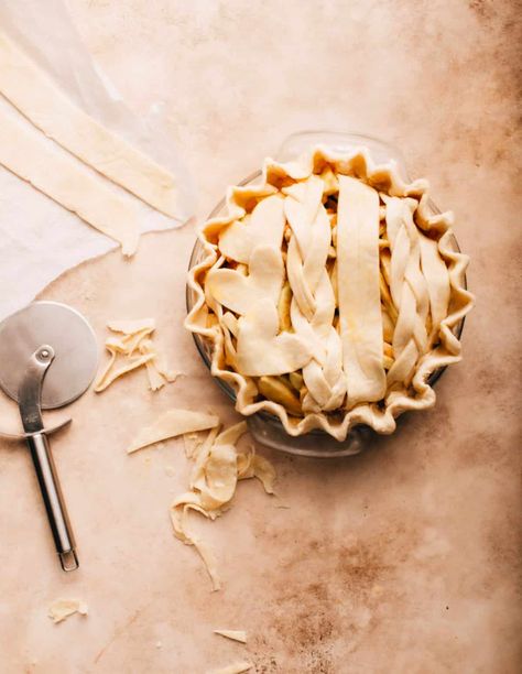 How to Make Pie Crust: Easy Recipe by Hand (Without Food Processor) Pie Crust Without Food Processor, Make Pie Crust Easy, Pot Pie Easy Recipe, Foolproof Pie Crust, Pot Pie Easy, Pie Easy Recipe, Make Pie Crust, Beef Pot Pie, Beef Pot Pies