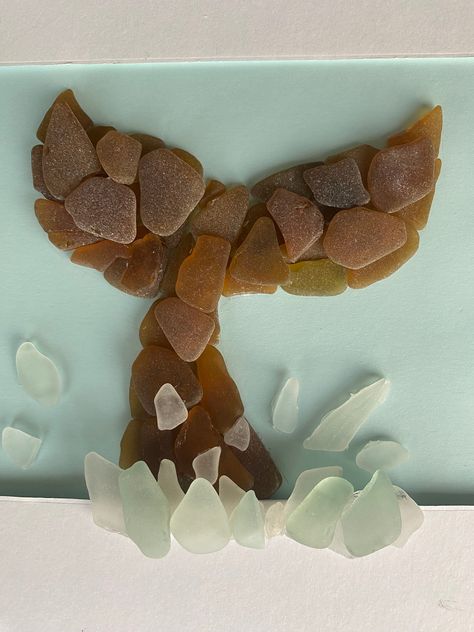 Sea Glass Fish Art, Whale Sea Glass Art, Brown Sea Glass Crafts, Microplastic Art, Sea Glass Crafts Ideas, Sea Glass Art Ideas, Sea Glass Pictures, Beach Glass Projects, Sea Glass Window Art