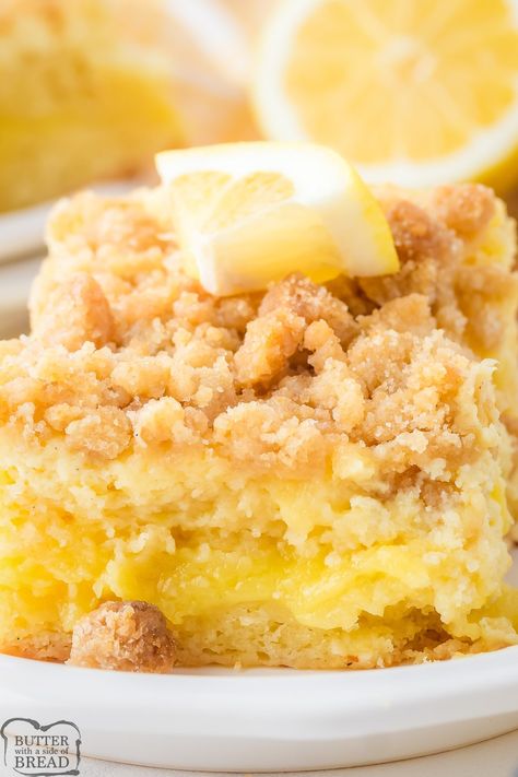 Lemon Crumble Cake Lemon Crumb Cake, Lemon Crumble, Italian Cream Soda, Tropical Desserts, Lemon Dessert, Homemade Bread Recipes Easy, Coconut Pudding, Crumble Cake, Jello Recipes