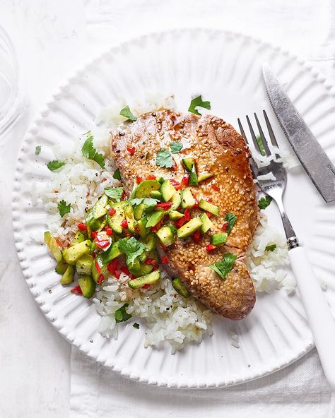 Get your oily fish quota with this tasty, no-fuss dish inspired by Japanese flavours. It's a quick-fix meal for one, that takes just 15 minutes to make. Tuna Steak And Rice, Sesame Tuna Steak, Stake Dinner, Cooking Tuna, Sesame Tuna, Delicious Magazine Recipes, Meal For One, Tuna Steak Recipes, Dhal Recipe