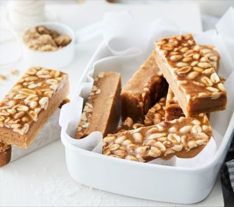 This slice gets a welcome savoury hit with peanut butter and salted roasted peanuts. Salted Caramel Desserts, Peanut Pie, Sweet Biscuits, Sweetened Condensed Milk Recipes, Peanut Caramel, Caramel Slice, Caramel Desserts, Game Snacks, Homemade Pastries