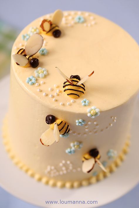 On this beautiful "Tasty Tuesday" let's say goodbye to summer with a sweet Honey Bee Buttercream Cake.  It is just 1 of over 600 of my photos in the book entitled "Sensational Buttercream Decorating" by Carey Madden.  Here is a link: http://www.amazon.com/Sensational-Buttercream-Decorating-Projects-Mini-Cakes/dp/0778804771/ref=sr_1_2?ie=UTF8&qid=1402949955&sr=8-2&keywords=buttercream+decorating+books Bee Cakes, Simple Cake Designs, Pretty Dessert, Cute Baking, Creative Birthday Cakes, Simple Birthday Cake, Cake Decorating Designs, Pretty Birthday Cakes, Cute Birthday Cakes