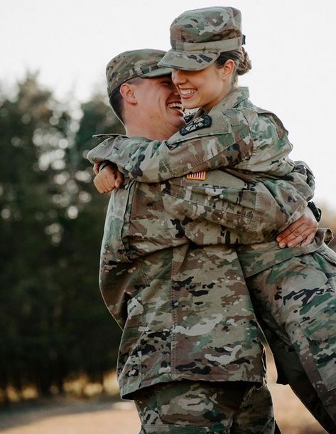 #Army #DualMilitary #Couples #MilitaryCouples #ArmyGirlfriend Military Couple Pictures, Army Love Photography, Soldier Love, Army Couple Pictures, Military Photography, Military Couples, Army Couple, Military Girlfriend, Maternity Photography Couples