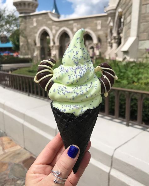 Jenny Flake, Disney Blogger on Instagram: “Monday Vibes 😜 Obsessed with the Maleficent Cone from Magic Kingdom’s Storybook Treats in Fantasyland!  Get it through October 31st!!! Lime…” Magic Kingdom Quick Service, Disney Inspired Food, Disney Desserts, Going To Disney, Disneyland Food, Disney Treats, Disney World Food, Disney Snacks, Disney Magic Kingdom