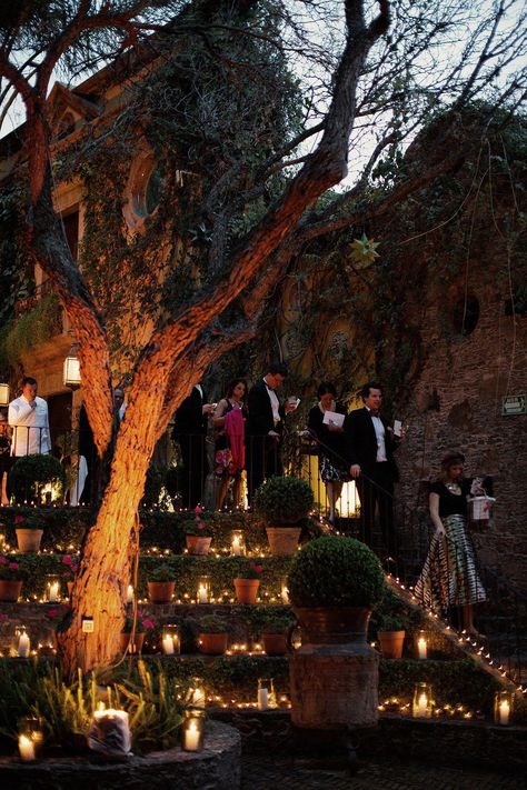 Paradise Found: A Wedding at a Lavish Home in San Miguel de Allende #spanishwedding Mexico Garden Wedding, Spanish Garden Wedding, Merida Wedding, Spanish Style Wedding, Mexican Inspired Wedding, Hacienda Wedding, Spain Wedding, Wedding Moodboard, Spanish Wedding