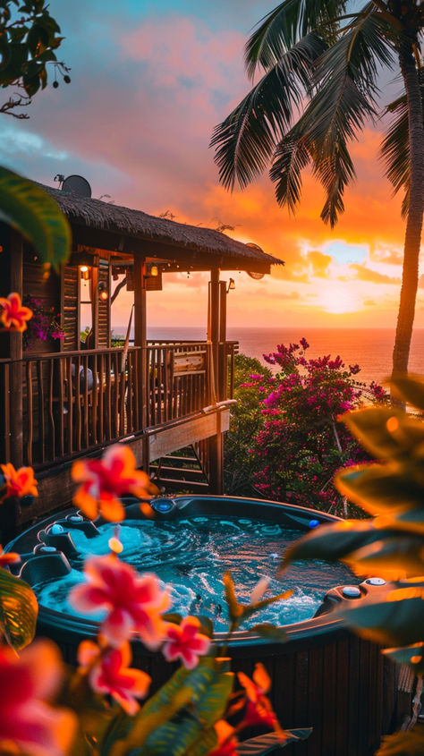 Amazing beach house rentals on Airbnb and VRBO in Hawaii Hawaii Bedroom Aesthetic, Hawaii Airbnb, Homes In Hawaii, Hawaiian Beach House, House In Hawaii, Hawaiian Aesthetic, Hawaii Beach House, Luxury Airbnb, Maui Beaches