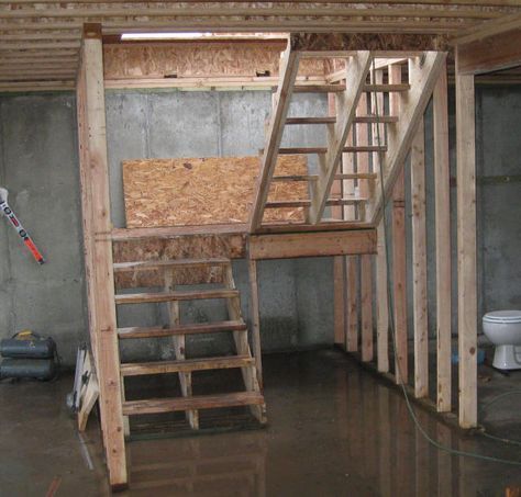 Staircase With Landing, Building Basement, Basement Stairs Remodel, Garage Stairs, Basement Stairs Ideas, Staircase Landing, Stairs Stringer, Basement Decorating, Building Stairs