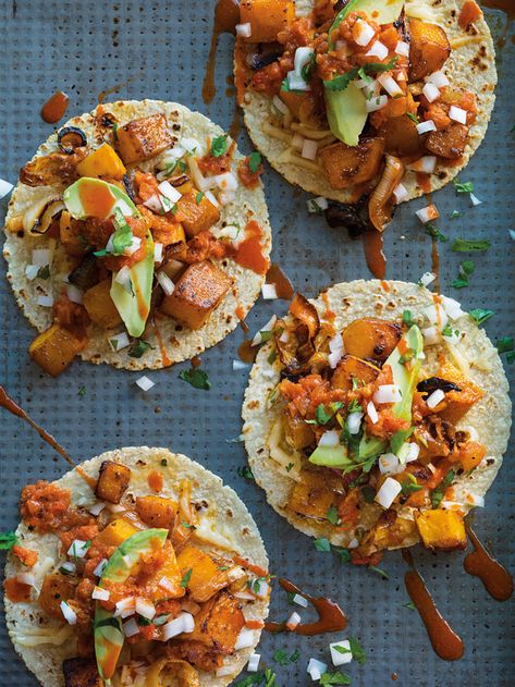 Butternut Squash Taco Wisconsin Recipes, Squash Tacos, Healthy Mug Recipes, Butternut Squash Tacos, Smothie Recipes, Veggie Bites, Meatless Mains, Caramelized Onions Recipe, Vegeterian Recipes