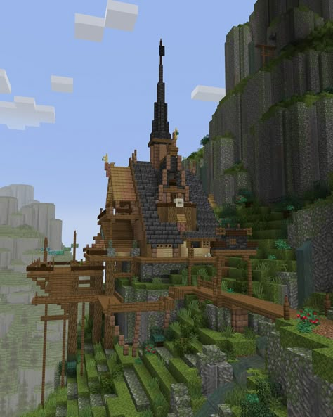 Minecraft Viking House, Sky Timelapse, Minecraft Mountain House, Minecraft Base Ideas, Minecraft Mountain, Minecraft Create, Minecraft City Buildings, Minecraft Base, Viking House