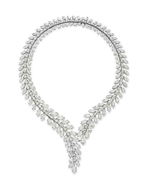 Van Cleef And Arpels Jewelry, Diamond Jewelry Necklace, Jewelry Appraisal, Fabulous Jewelry, Van Cleef Arpels, Van Cleef, Gorgeous Jewelry, High Jewelry, Luxury Jewelry