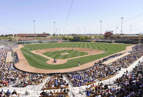 Chicago White Sox, Camelback Ranch Spring Training Arizona, Baseball Spring Training, Spring Training Baseball, Glendale Arizona, Baseball Park, Spring Getaway, Baseball Stadium, Its A Mans World, Team Training