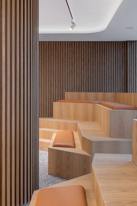 Bleacher Seating, Tiered Seating, Note Design Studio, Entrance Lobby, Office Pictures, Collaboration Space, Shanghai China, Universal Design, Meeting Room