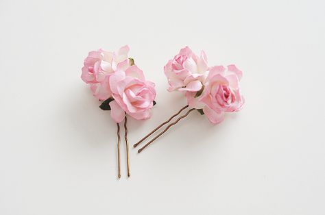 ㅇㅅㅇ Pink Rose Hair Clip, Pastel Pink Hair Accessories, Pink Hair Accessories Aesthetic, Pink Hair Pins, Human Hijinks, Rose Hair Accessories, Hair Clips Aesthetic, Pink Flower Hair Clip, Pink Flower Hair