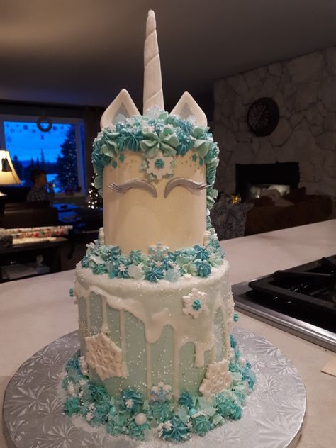 Winter Wonderland Unicorn Cake Unicorn Winter Wonderland Party, Winter Unicorn Birthday Party, Impressive Cakes, Winter Birthday Themes, Winter Onederland Cake, Castle Cakes, Winter Wonderland Party Theme, Christmas Castle, Combined Birthday Parties