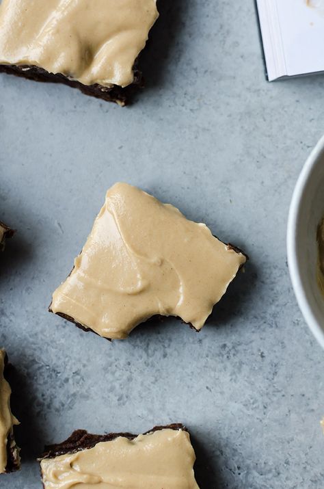 Tahini frosting brownies...Sweet, fudgy brownies are paired with a thick layer of salted tahini frosting for a uniquely decadent treat. Guinness Brownies, Banana Snack Cake, Homemade Strawberry Cake, Irish Recipes Traditional, Blondies Brownies, Sally's Baking, Decadent Chocolate Cake, Brownie Ingredients, Espresso Powder