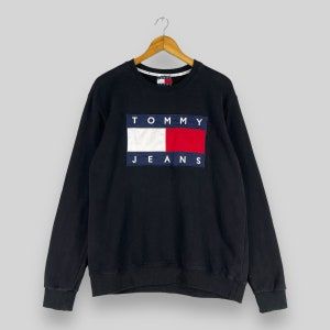 Vintage Y2K TOMMY HILFIGER Crewneck Sweatshirt Medium Tommy Sailing Spellout Big Flag Streetwear Tommy Jeans Pullover Sweater Black Size M

*All measurements are taken with the garment flat on the ground.

SIZE ON TAG :- Size L but fits like Size M
ACTUAL SIZE MEASUREMENT :-
ARM PIT TO ARM PIT :- 21.5" inches
BACK COLLAR TO HEM :- 27" inches
CONDITION :- GREAT USED CONDITION. NO HOLES AND STAINS.

REF : (03-04-2023) R748 Tommy Hilfiger Crewneck, Tommy Jeans, Sweater Black, Pullover Sweater, Black Sweaters, Vintage Y2k, Pullover Sweaters, Crewneck Sweatshirt, Sailing