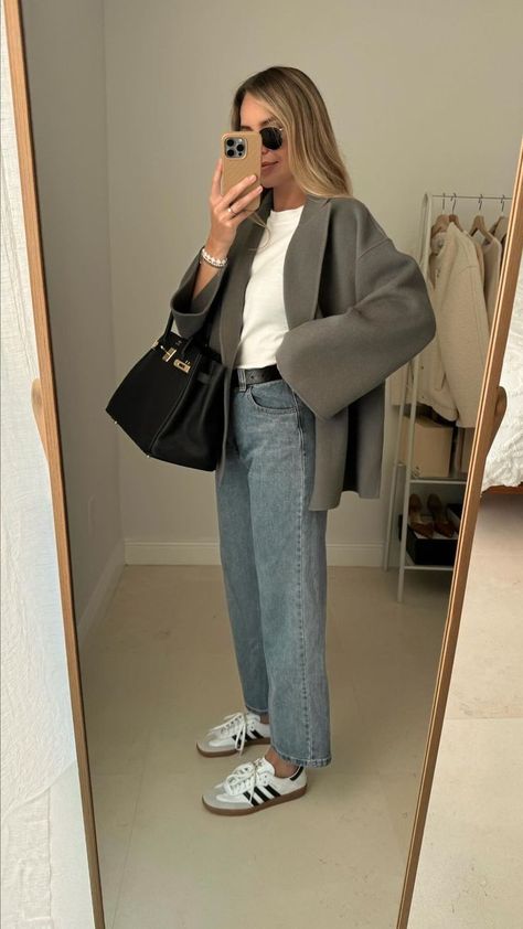 Cute And Simple Outfits, Long Brown Boots, Classy Fall Outfits, High Waisted Dress, Style Désinvolte Chic, High Waisted Dress Pants, Business Outfits Women, Office Outfits Women, Corporate Outfits