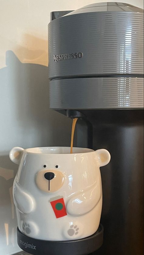 Daily Aesthetic, Bear Mug, Random Picture, Coffee Bar Home, Thermal Mug, Starbucks Christmas, Photography Posing Guide, Coffee Corner, Starbucks Mugs