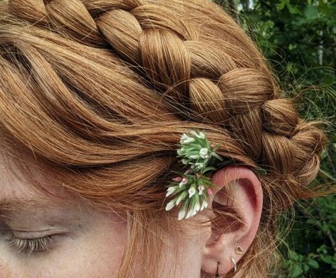 Cottagecore | amirasunrose Cottage Core Redhead, Redhead Cottage Aesthetic, Cottagecore Updo, Hobbit Girl Aesthetic, Cottagecore Redhead, Folklore Hairstyle, Hairstyles Cottagecore, Flower In Hair Aesthetic, Ladies Braids Hairstyles