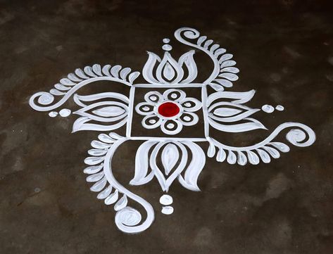 Shankh Rangoli Design, Bengali Rangoli, Mini Kolam, Jhoti Design, Alpana Designs, Aipan Art, Margali Kolam, Round Mehndi Design, Rangoli Easy