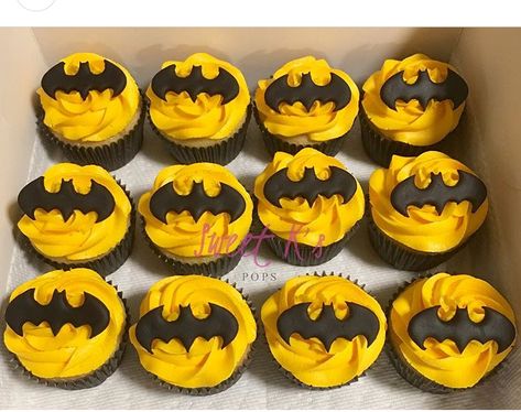 Batman Birthday Cupcakes, Joker Cupcakes, Batman Grooms Cake, Batman Pasta, Batman Cake Pops, Batman Themed Birthday Party, Batman Cupcakes, Batman Birthday Cakes, Villains Party