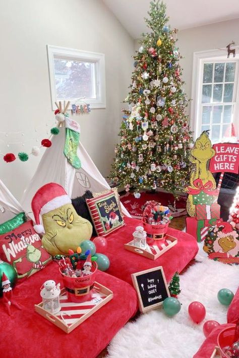 Grinch Christmas Party Ideas, Christmas Themed Birthday Party, Christmas Sleepover, The Grinch Movie, Christmas Party Ideas, Grinch Christmas Party, The Grinch Christmas, Teepee Party, Christmas Movie Night