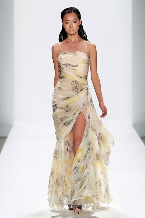 Tadashi Shoji Print Chiffon Strapless Draped Gown #EveningGown #NYFW #SS12 ©DAN LECCA Chiffon Drape Dress, Glamorous Evening Dresses, Draped Gown, Runway Gowns, Fashion Dresses Formal, High Fashion Dresses, Designer Cocktail Dress, Chiffon Evening Dresses, Dream Wedding Ideas Dresses