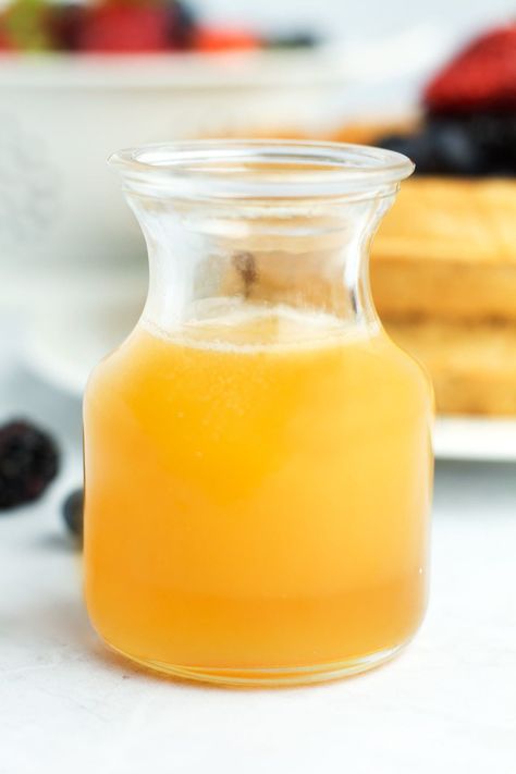 This 2-ingredient honey butter syrup is amazing on pancakes, waffles, and french toast. It’s an all-natural alternative to pancake syrup ready in under two minutes! Healthy Pancake Syrup, Butter Syrup Recipe, Easy Honey Butter, Healthy Syrup, Pancakes Syrup, Pancake Syrup Recipe, Easy Breakfast Dishes, Raspberry Crumble Bars, Pancake Bar