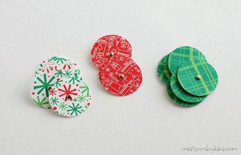 Circle punched paper Christmas trees- tutorial Paper Circle Crafts, Trees Tutorial, Paper Christmas Trees, Circle Crafts, Christmas Tree Decorations Diy, Fun Christmas Crafts, Paper Christmas Tree, Christmas Card Crafts, Card Crafts