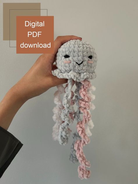 Crochet Jellyfish Pattern, Jellyfish Pattern, Crochet Jellyfish, Crochet Toys Free Patterns, Crocheted Jellyfish, Crochet Unique, Amigurumi Plush, Personalised Gifts Diy, Crochet Octopus