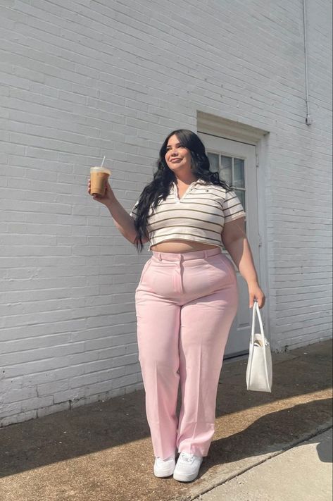 B Belly Outfits, Midsize Beach Outfits, Apple Outfits, Plus Size Airport Outfit, Aesthetic Plus Size, Plus Size Aesthetic Outfits, People Outfits, Chubby Girl Outfits, Chubby Style