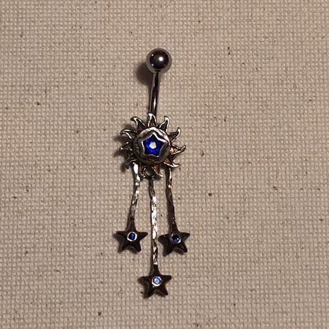 Never Worn Belly Ring. Very Pretty! Unique Body Jewelry, Unique Piercing Jewelry, Belly Peicerings, Blue Piercings, Cute Belly Button Piercing, Unique Belly Rings, Bellybutton Ring, Belly Button Piercings, Cute Belly Rings