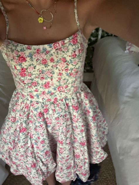 Flowery Dress, Mode Inspiration, Dream Clothes, Fancy Dresses, Look Cool, Not Mine, Look Fashion, Pretty Dresses, Everyday Outfits