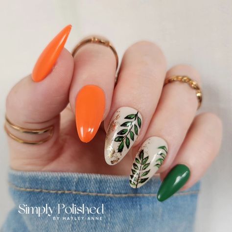 Now these are giving such autumny/wintery vibes 😍 Gel Polish in bright Orange and forrest Green are a win for these medium almond nails. Service : Gel Polish Change + Re-shape + Nail Art x4 Cost : $35 + $15 + $20 = $70 Time : 1 hour 15 minutes This service is not available for online booking but can be booked through DM with me. #nails #nailsnelson #nailart #nailtech #nailtechlife #almondnails #mediumnails #gelnails #hybridnails #custom #customnails #nailstyle #instagood #instanails #work... Orange And Green Nail Designs, Green And Orange Nails, Orange And Green Nails, Medium Almond Nails, Pedi Designs, Medium Almond, Green Nail Designs, Autumn Lights, Orange Nails