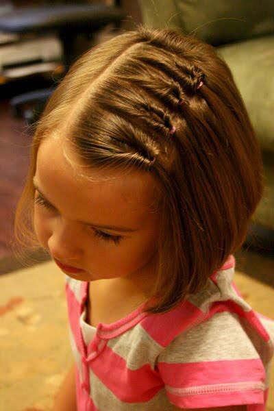 This is such a cute hairstyle for a little girl! Love it! Maybe when Moo gets hair we can do it! Sanggul Modern, Easy Hairstyles For Kids, Easy Hairstyles Quick, Peinados Fáciles Para Cabello Corto, Penteado Cabelo Curto, Toddler Hair, Bob Hairstyle, Hair Dos, Pretty Hairstyles