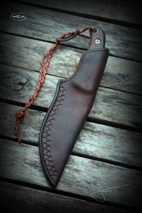 Leather Sheaths For Knives, Leather Knife Sheaths Designs, Knife Sheaths Designs, Diy Leather Knife Sheath, Knife Sheath Ideas, Messer Diy, Knife Sheath Pattern, Leather Knife Sheath Pattern, Knife Holster