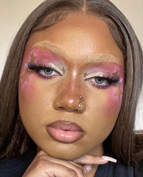 Pink Grunge Makeup Looks, Pink Pearl Makeup, Pink Pony Club Makeup, Pink Star Makeup, Pink Y2k Makeup, Star Makeup Aesthetic, Pink And Black Makeup, Unconventional Makeup, Star Makeup