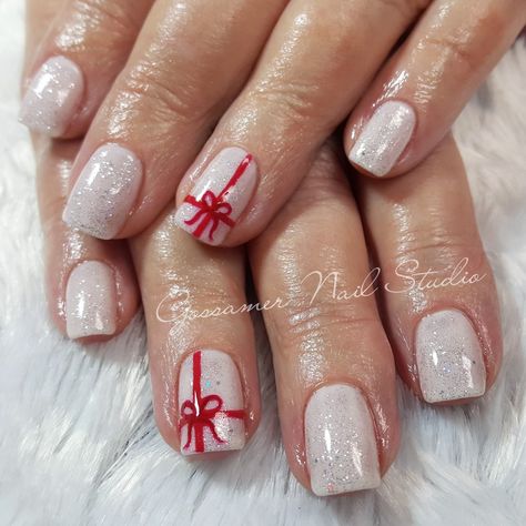 Christmas Ribbon Nail Art, Shellac Christmas Nails Designs, Christmas Ribbon Nails, Shellac Nails Christmas, Ribbon Nails, Cnd Shellac Nails, Shellac Nail Art, Cnd Shellac, Shellac Nails