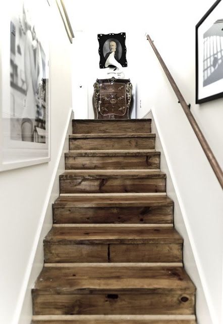 Pallet stairs. This would go w my rustic wooden island I want some day in my country river house ;) Barn Wood Stairs, Diy Staircase, Basement Stairs, Wood Stairs, Wooden Stairs, Staircase Design, Basement Ideas, Staircases, To Heaven