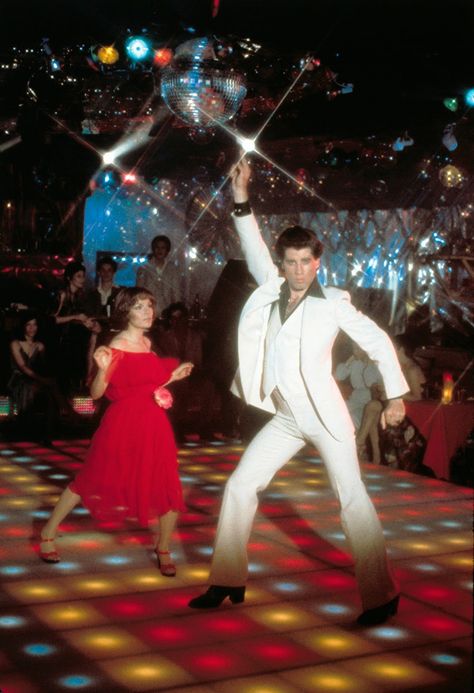 Backestage: Fiebre del sábado noche Moda Disco, Dance Movie, Look Disco, Dancing Pose, Disco Aesthetic, Disco Fashion, Saturday Night Fever, Disco Fever, Night Fever