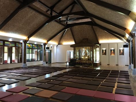 Nandaka Vihara Meditation Hall. Penang - Malaysia. May all beings happy. 🙏 Meditation Hall, Landscape Interior Design, Landscape Interior, Tropical Landscape, Tropical Architecture, Penang Malaysia, Meditation Center, Architecture Landscape, Denpasar