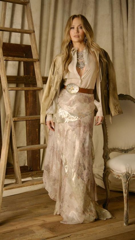 Look Boho Chic Elegante, Classy Cowgirl Outfits, Western Glam Outfit, Olivia Palermo Fashion, Ralph Lauren Runway, Western Chic Fashion, Country Chic Outfits, Ralph Lauren Looks, Western Photoshoot