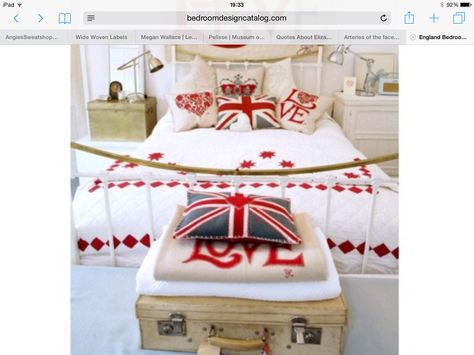 Not sure, ask A Union Jack Bedroom, British Bedroom, Union Jack Decor, London Bedroom, British Decor, Cool Kids Rooms, Room London, Bright Apartment, Cosy Home