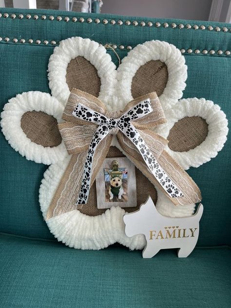 Paw Print Wreath Diy Dollar Tree, Dog Paw Wreath Diy, Paw Crafts, Picture Wreath, Picture Frame Decor, Crafts Decor, Diy Picture Frames, Wood Dog, My Turn