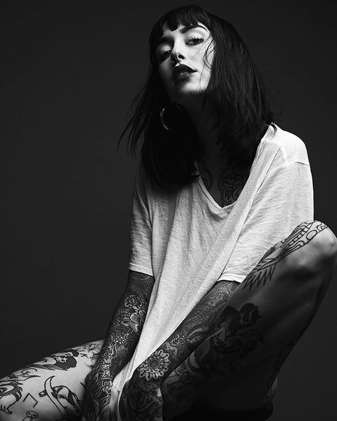 Hannah Pixie Snow Tattoo Photoshoot Ideas, Plus Size Tattoos, Hannah Pixie Snowdon, Tattoo Photoshoot, Hannah Snowdon, Hannah Pixie, Mujeres Tattoo, Famous Tattoos, Cat Tattoos