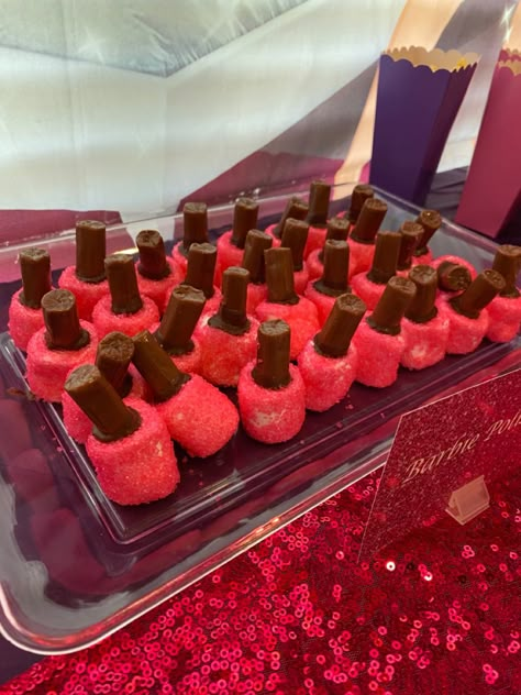 Snacks For Barbie Party, Barbie Birthday Snack Ideas, Barbie Themed Birthday Party Snacks, Barbie Themed Birthday Party Food Ideas, Pink Barbie Themed Food, Barbie Birthday Party Foods, Barbie Sweets Table, Barbie Inspired Treats, Barbie Snacks For Party