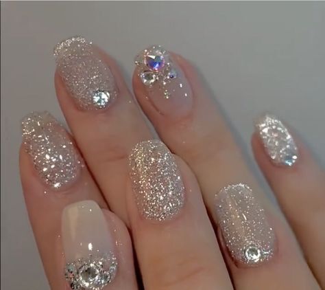 White Sparkle Nails, Rave Nails, Ideas Uñas, White Gel Nails, Nails White, Nails Prom, Sparkle Nails, Bride Nails, Uñas Acrilicas