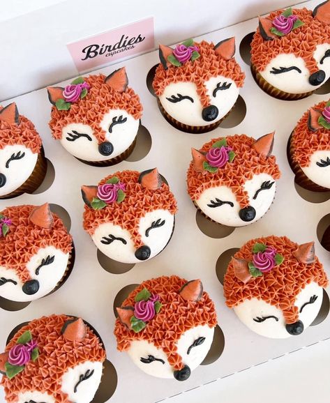 Woodland Cupcakes Forest Themes, Fox Cupcakes, Woodland Cupcakes, Birthday Cupcakes For Women, Fowl Recipes, 10th Birthday Cake, Fox Cake, Creative Cupcakes, Cupcake Decoration